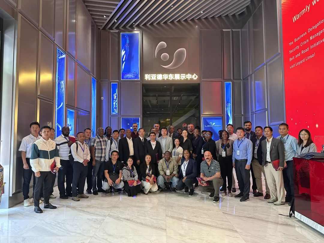 “一带一路”八国航空安保与危机管理商务考察团到访今年会·(jinnianhui)金字招牌诚信至上·蓝硕，共探国际合作新机遇